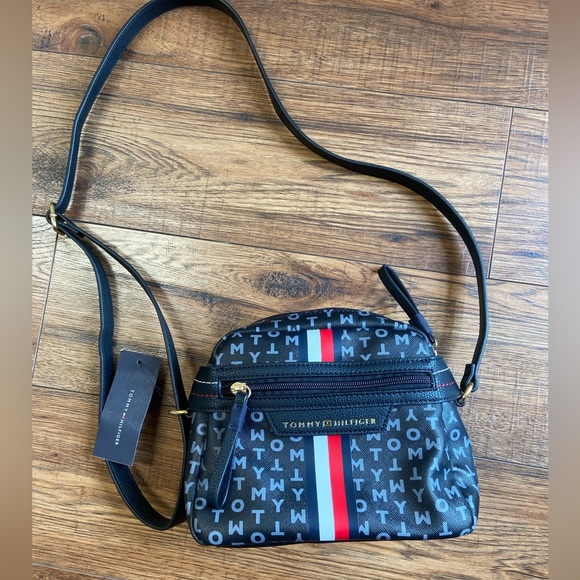 TOMMY HILFIGER X BODY LOGO CROSSBODY CAMERA SHOULDER BAG Monogram NEW AUTHENTIC - Picture 1 of 4